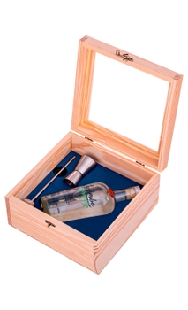 Caixa de madeira com Gin Lacombe