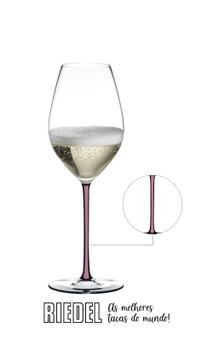 Taça Riedel Fatto a Mano Champagne (haste rosa malva)